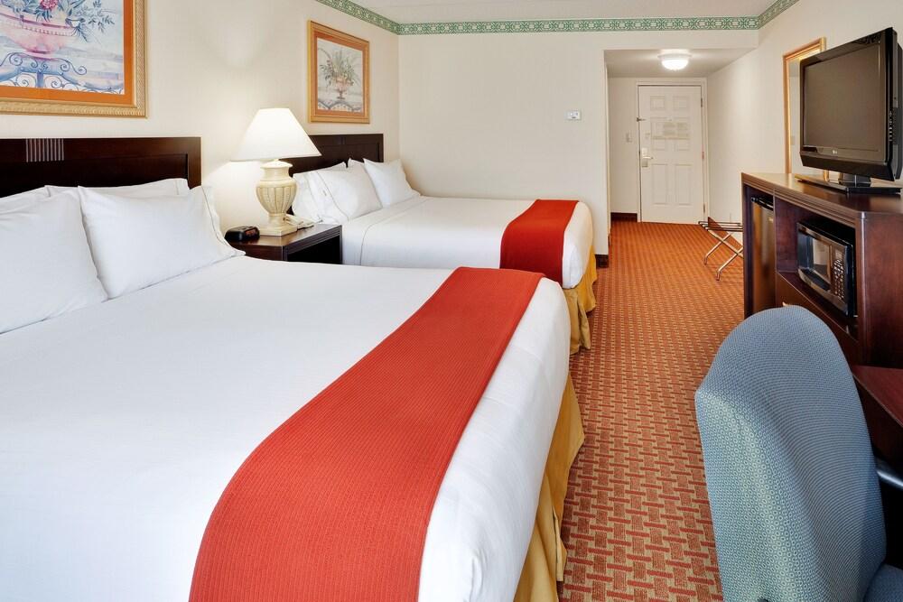 Holiday Inn Express Hotel & Suites Easton By Ihg Exterior photo