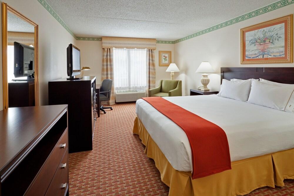 Holiday Inn Express Hotel & Suites Easton By Ihg Exterior photo