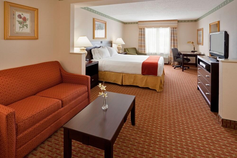 Holiday Inn Express Hotel & Suites Easton By Ihg Exterior photo