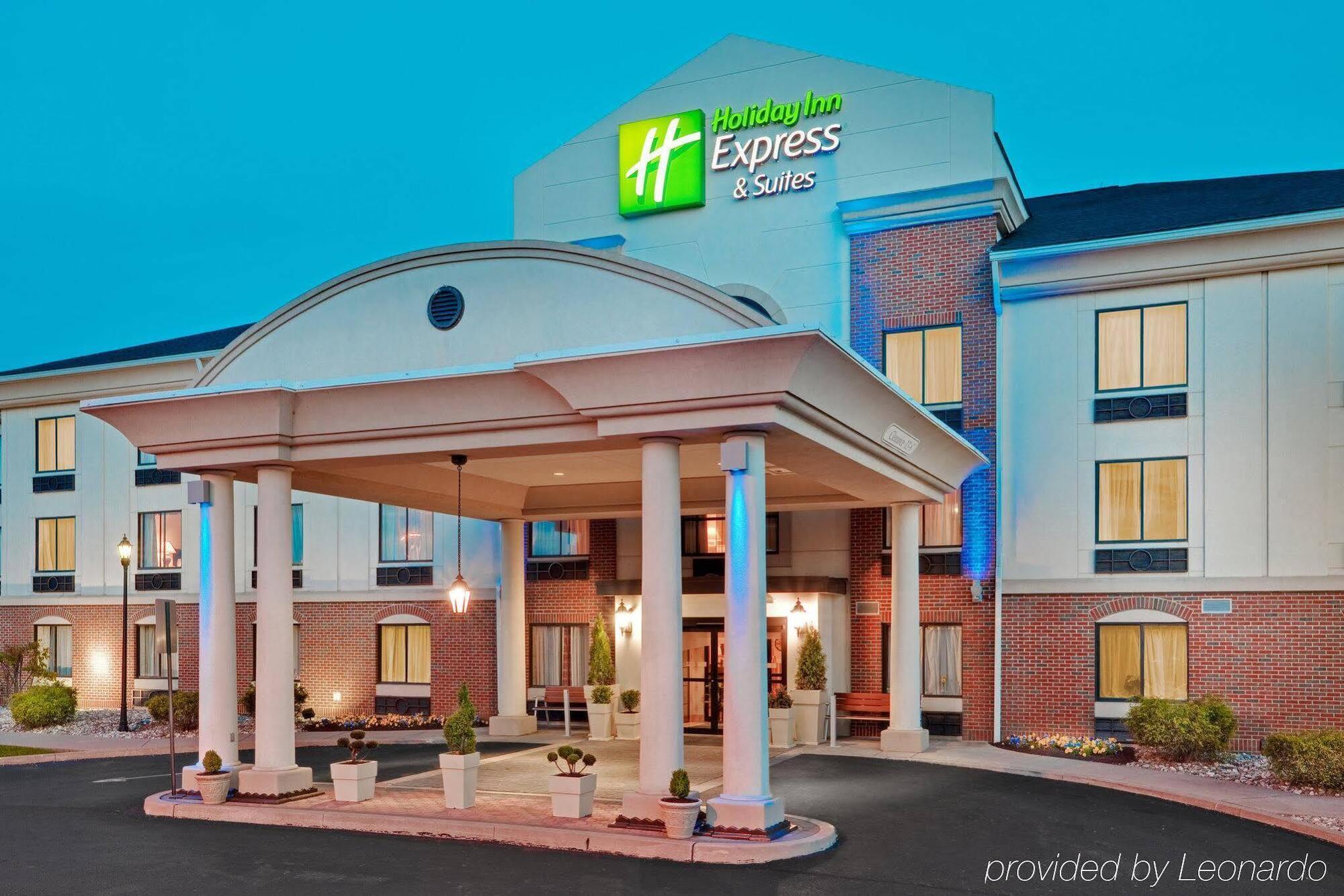 Holiday Inn Express Hotel & Suites Easton By Ihg Exterior photo