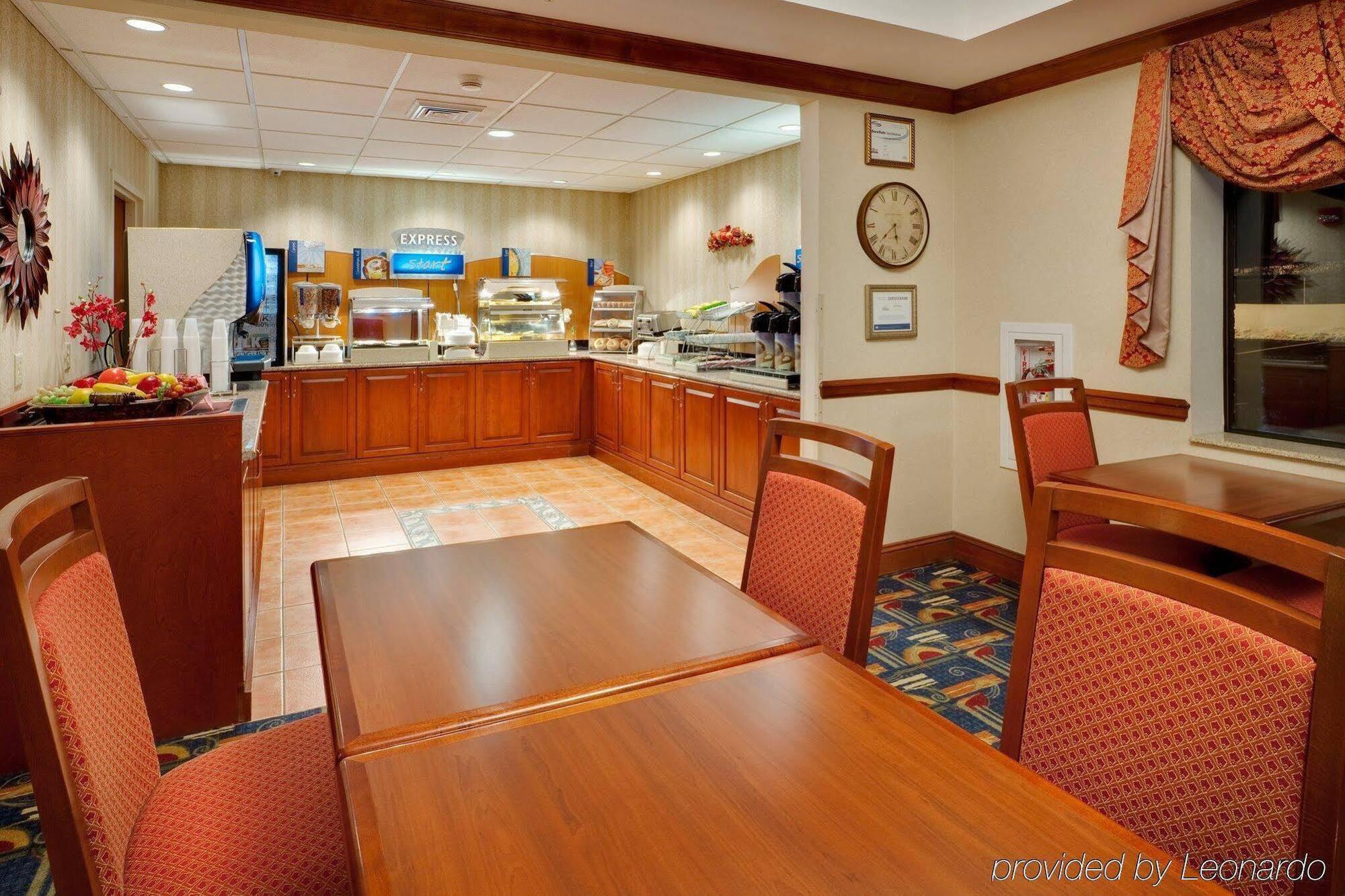 Holiday Inn Express Hotel & Suites Easton By Ihg Exterior photo
