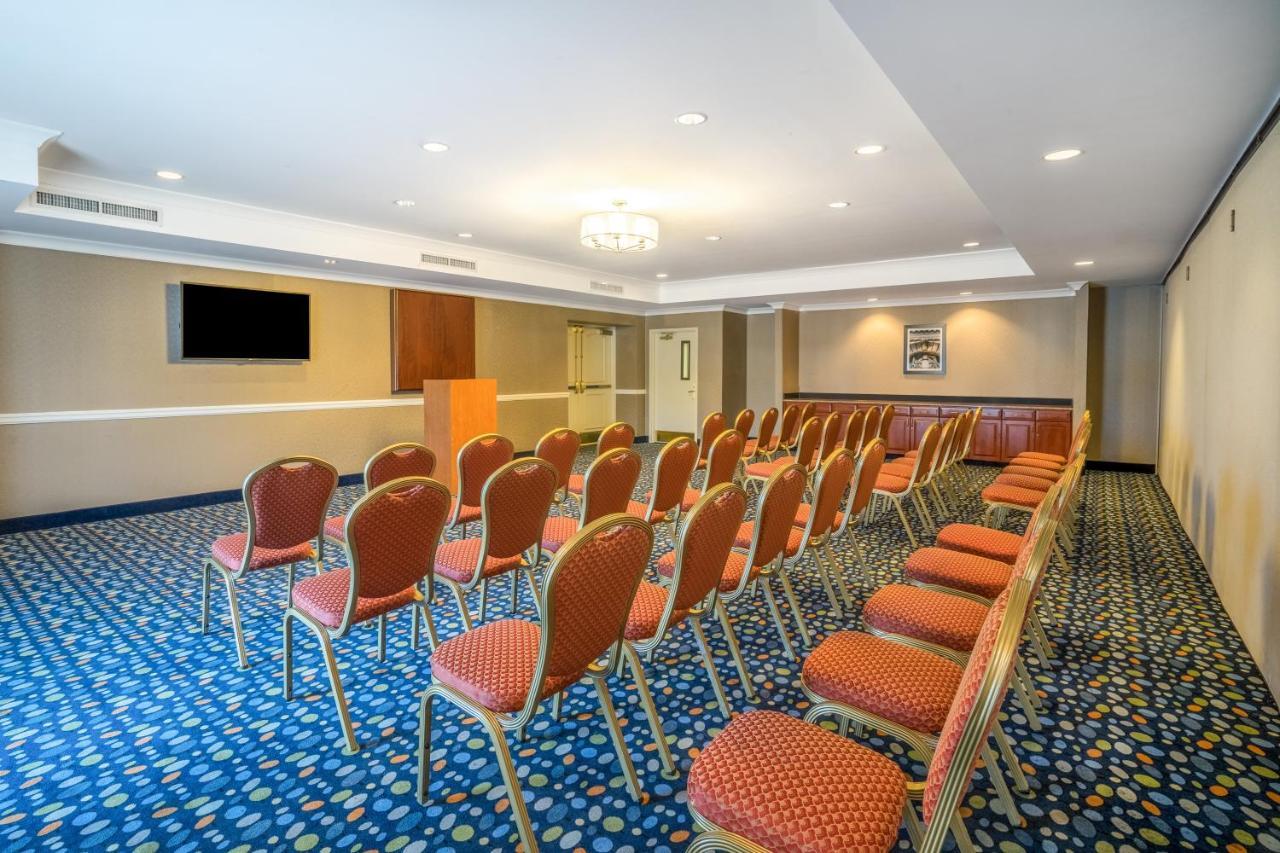Holiday Inn Express Hotel & Suites Easton By Ihg Exterior photo