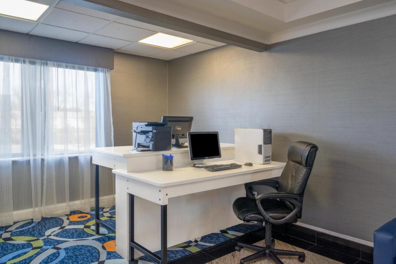Holiday Inn Express Hotel & Suites Easton By Ihg Exterior photo