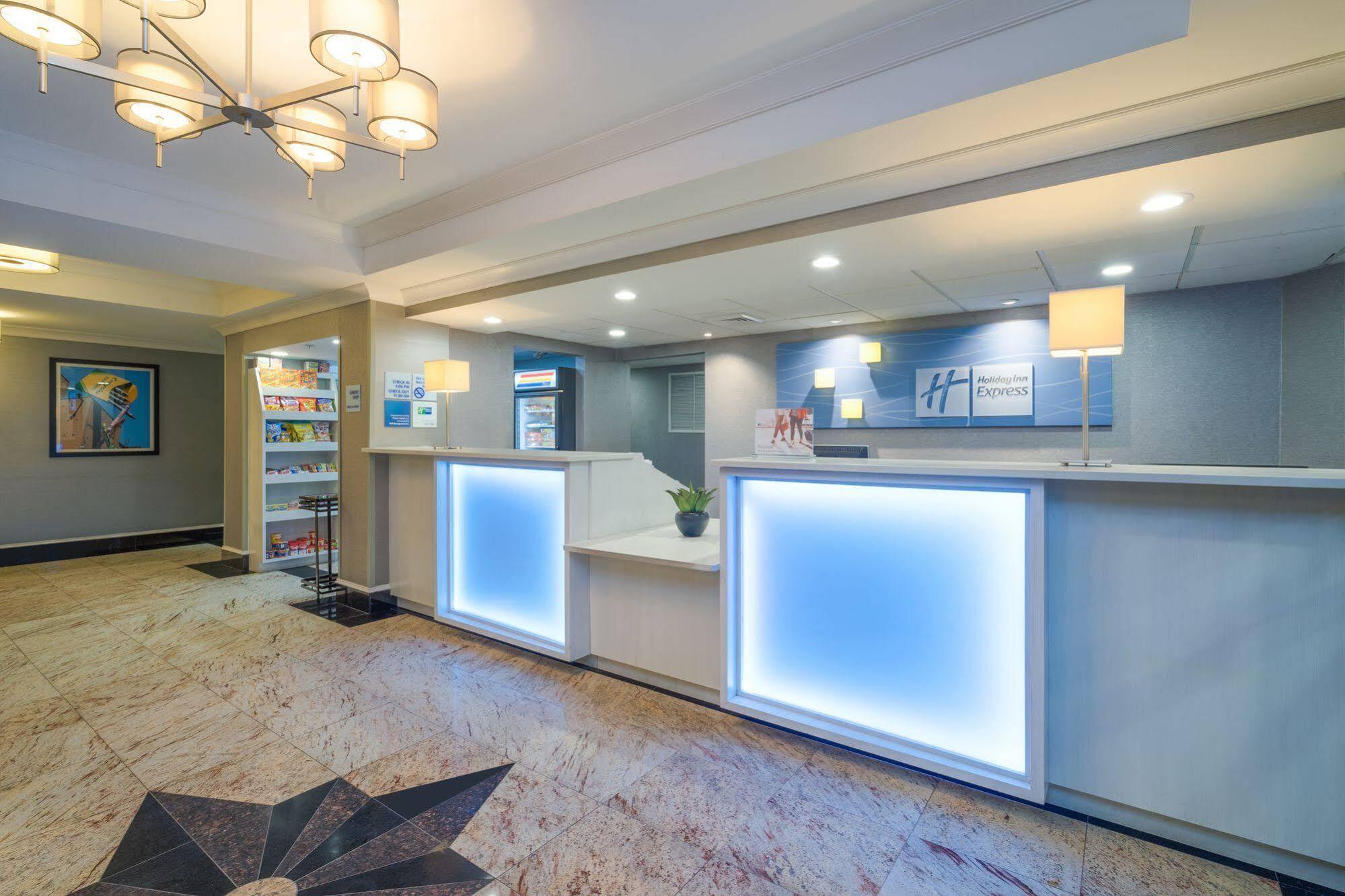 Holiday Inn Express Hotel & Suites Easton By Ihg Exterior photo